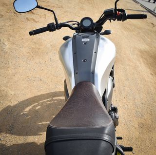 Vendo Moto Yamaha XSR 700.