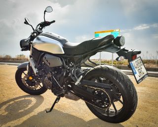 Vendo Moto Yamaha XSR 700.