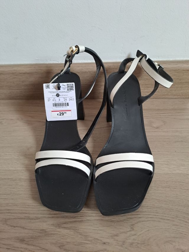 Sandalias tacón sin estrenar y con etiqueta
