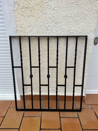 Parte y Restos de REJAS de HIERRO Macizo