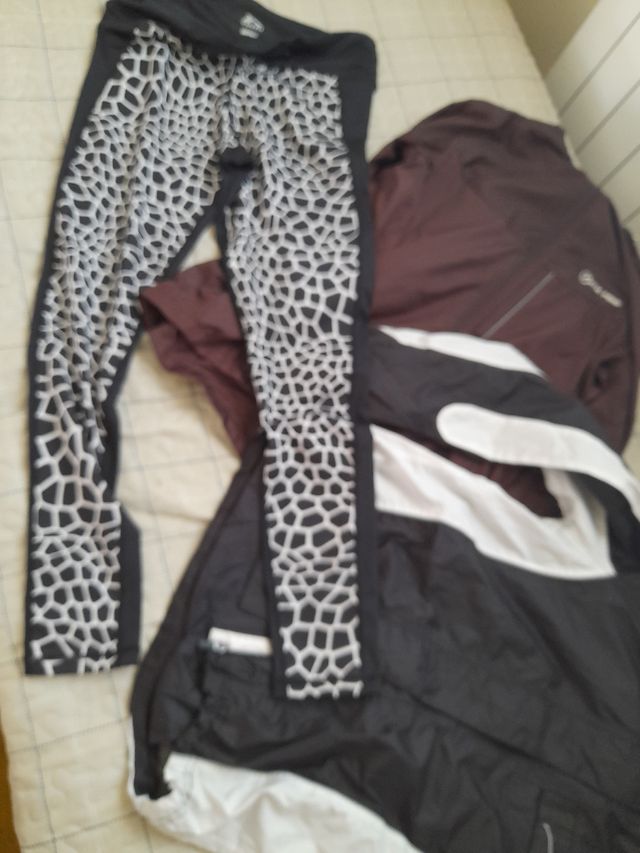 Lote ropa mujer  no se venden las prendas sueltas.