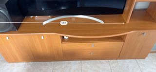 Mueble de salón para televisión con vitrina