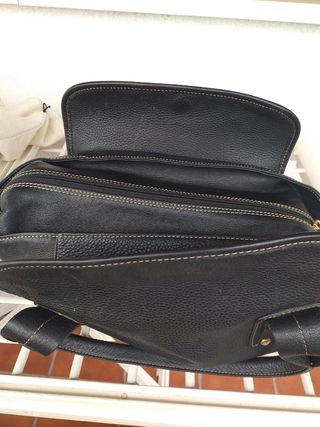 Bolso de piel autentica.