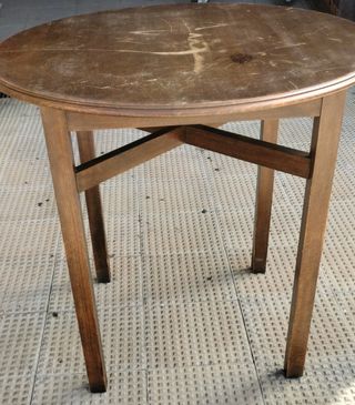 Mesa de madera noble