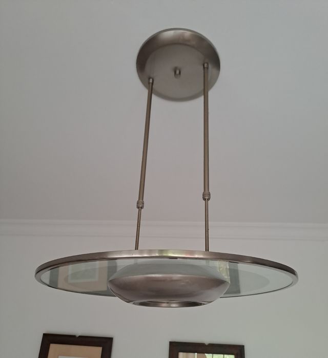 Lámpara de acero y cristal