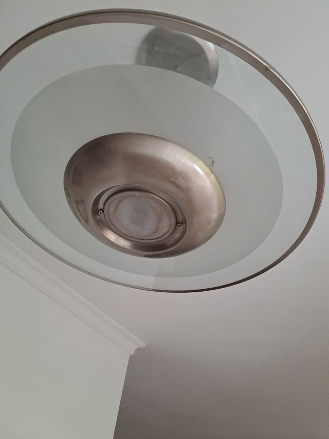 Lámpara de acero y cristal