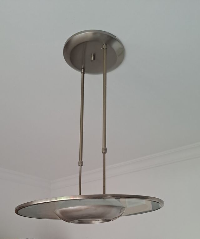 Lámpara de acero y cristal