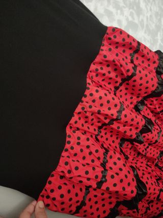 Vestido sevillana negro y rojo,lunares
