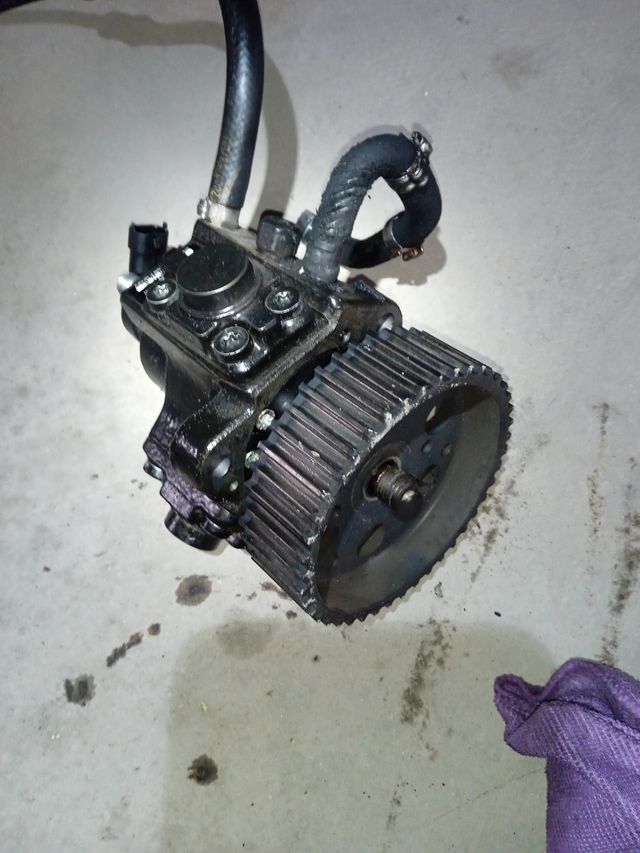 Bomba inyectora de Opel Zafira 2007