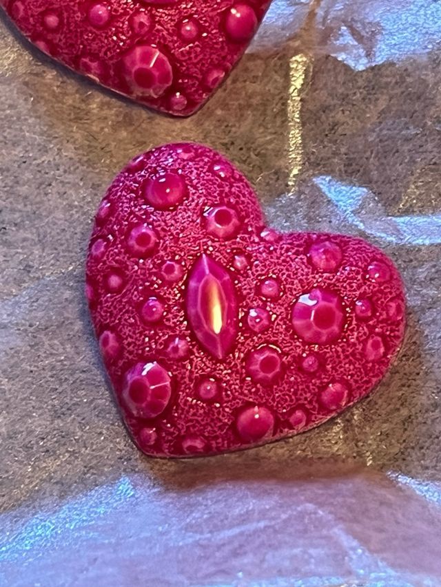 8 bottoni a cuore rosa fucsia
