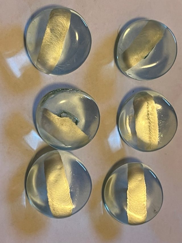 8 bottoni verde chiaro e argentati