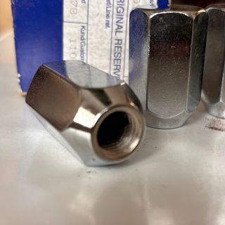 6 tornillos rueda coche