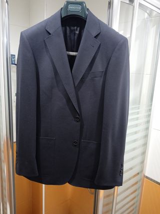 Chaqueta, pantalon y camisa