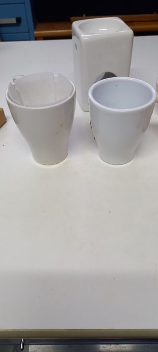 Materiale in ceramica da decorare