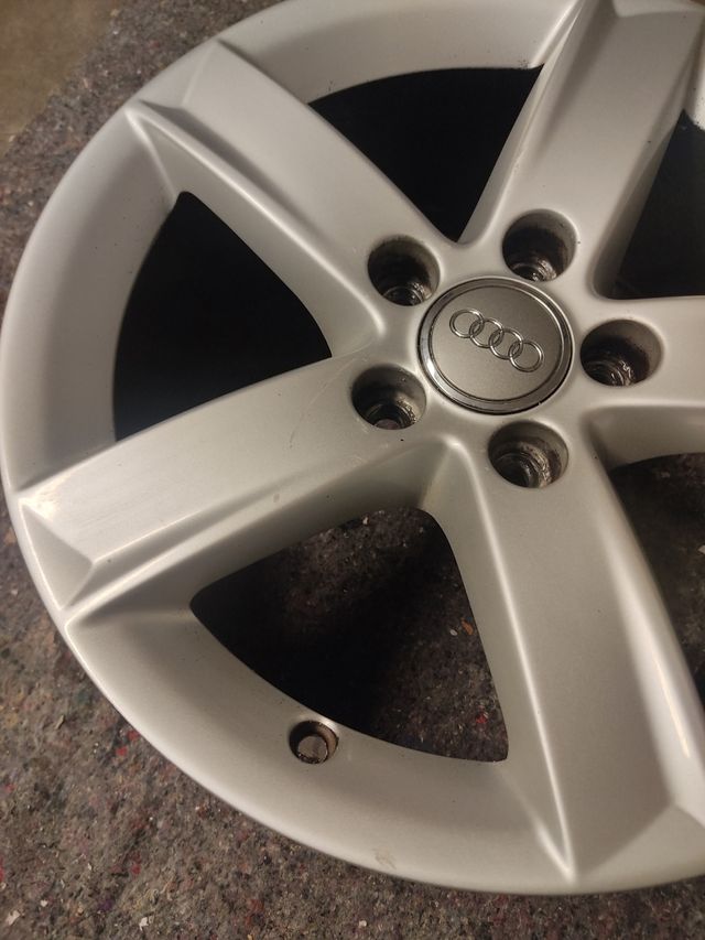 1x Cerchio 16" Audi A6  4F0071496G