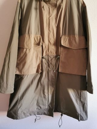 Parka oversize de chica talla L de Mango.