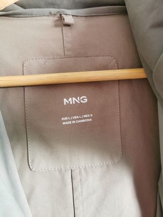 Parka oversize de chica talla L de Mango.