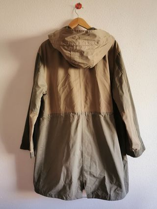 Parka oversize de chica talla L de Mango.