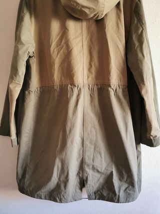 Parka oversize de chica talla L de Mango.