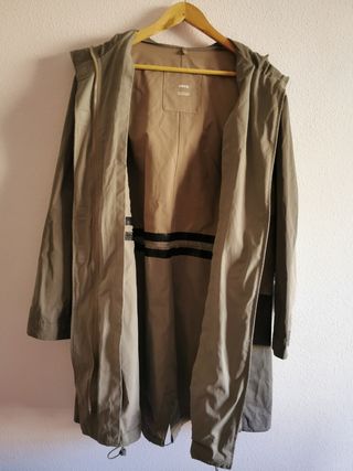 Parka oversize de chica talla L de Mango.