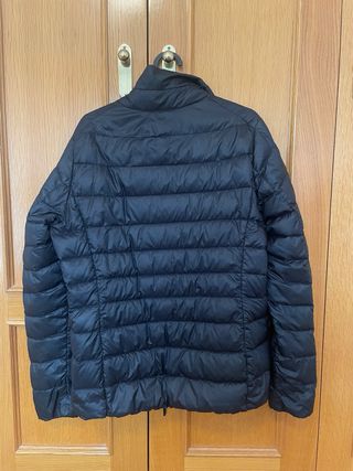 Abrigo plumas UNIQLO talle L (unisex) 
