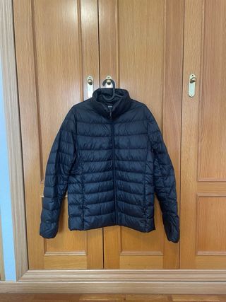 Abrigo plumas UNIQLO talle L (unisex) 