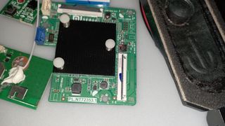 4017 SE VENDE PACK DE TV MI LH3M5-5ASP