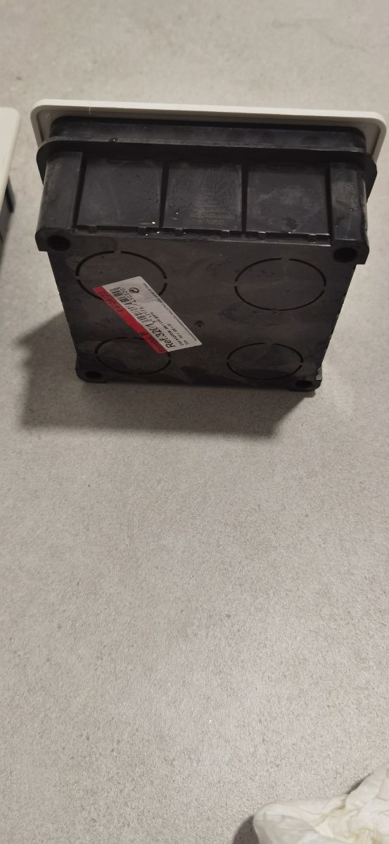 Caja para empotrar con agarre x 3unidades
