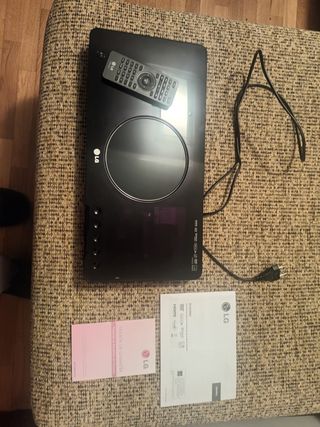 LECTOR REPRODUCTOR DVD Y USB CON MANDO A DISTANCIA