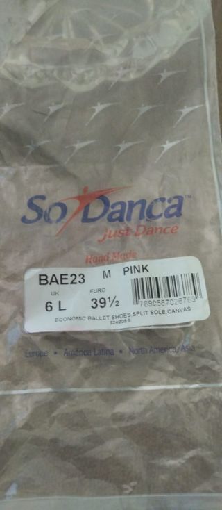 Puntas de ballet suaves y medias rosas