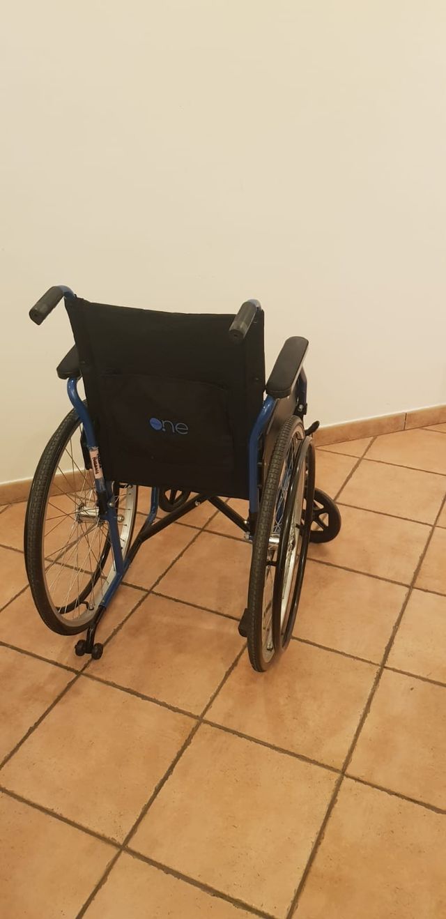 Presidio sanitario (Sedia a rotelle) ottimo stato
