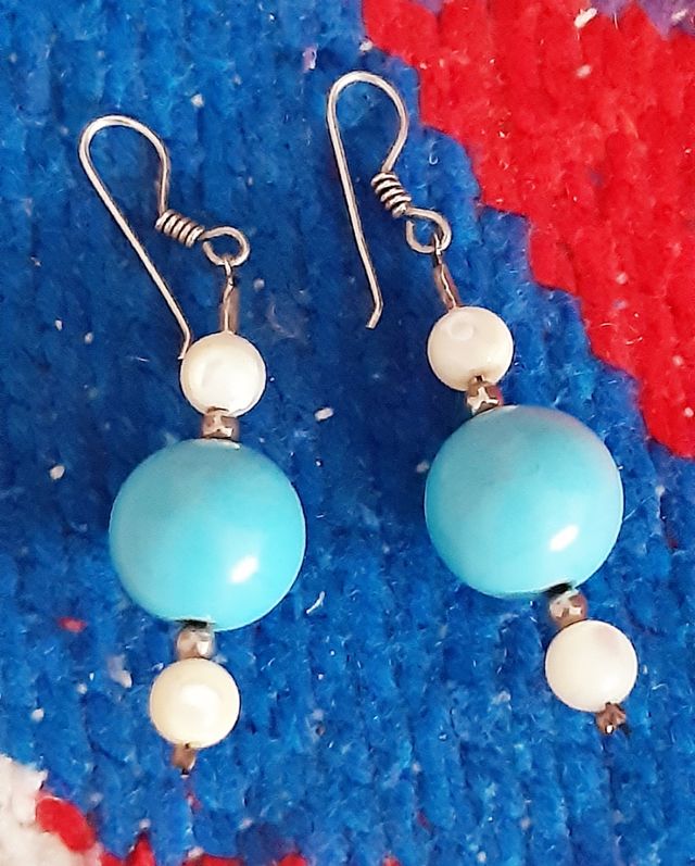 Pendientes largos turquesas y cuarzo