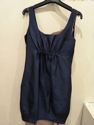 Vestido azul con bolsillos