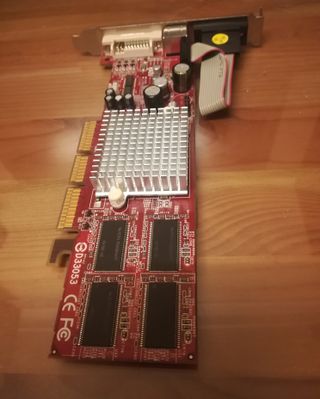 AGP ATI Club 3D Radeon 256MB 