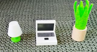 Muebles de madera para casas de muñecas