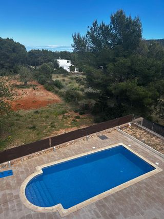 Servicio de mantenimiento limpieza y jardinería.