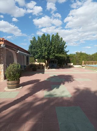 Servicio de mantenimiento limpieza y jardinería.