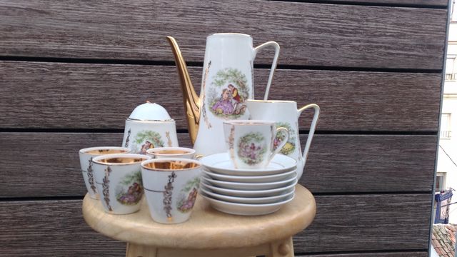 Juego de café de porcelana vintage. Años 70.