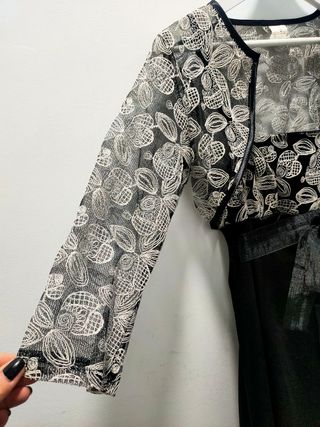 Vestido de tirantes negro de fiesta