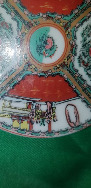 Antiguo plato de porcelana china artesanal Macao.