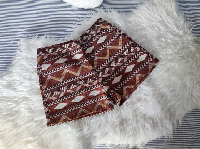 Short tonos marrones