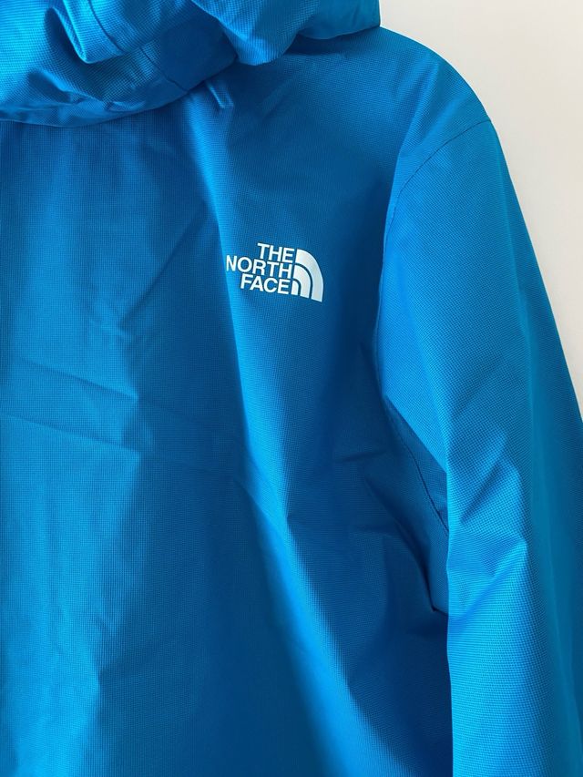 The north face chubasquero corta viento .M