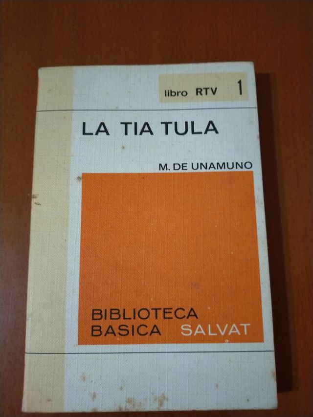 Libro, la tía Tula