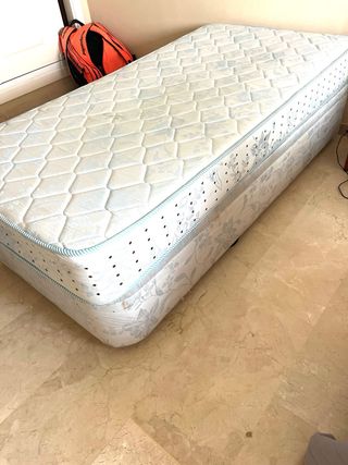 Canape tapizado abatible 90 x 180 con colchon Aho