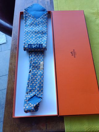Cravatte Hermes di seda senza scatola