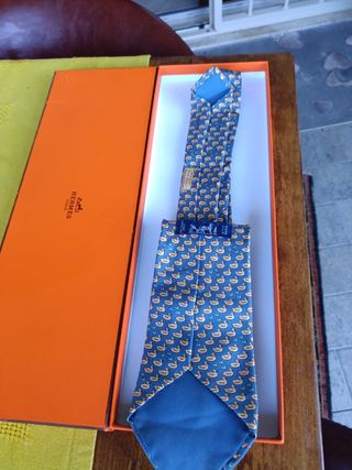 Cravatte Hermes di seda senza scatola