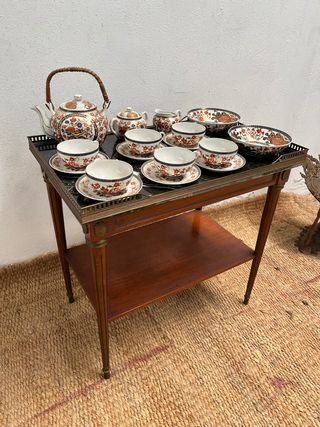 Juego de Té de fina porcelana oriental.