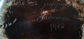 Antigua escultura peruana de mujer, firmada autor.