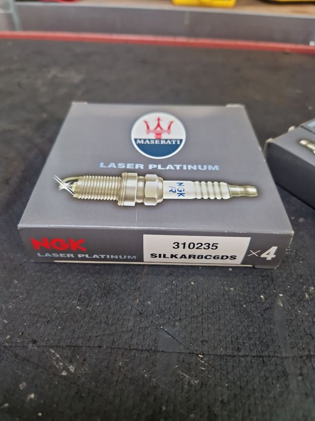 Bujías Maserati 310235/SILKAR8C6DS