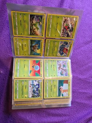 Lote 230 cartas Pokemon más album